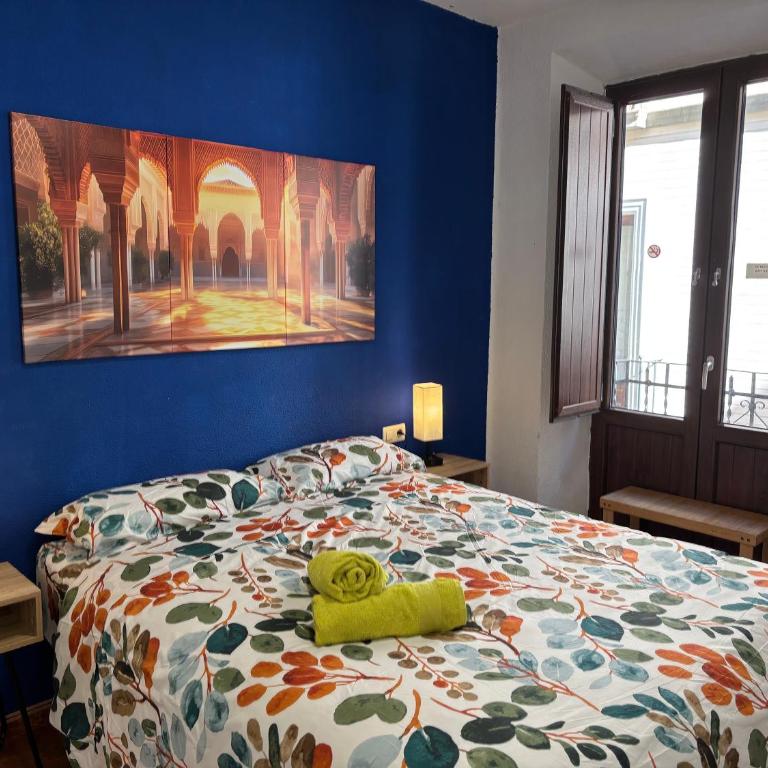 Oh! My Hostel - Double Room with Private Bathroom - 1