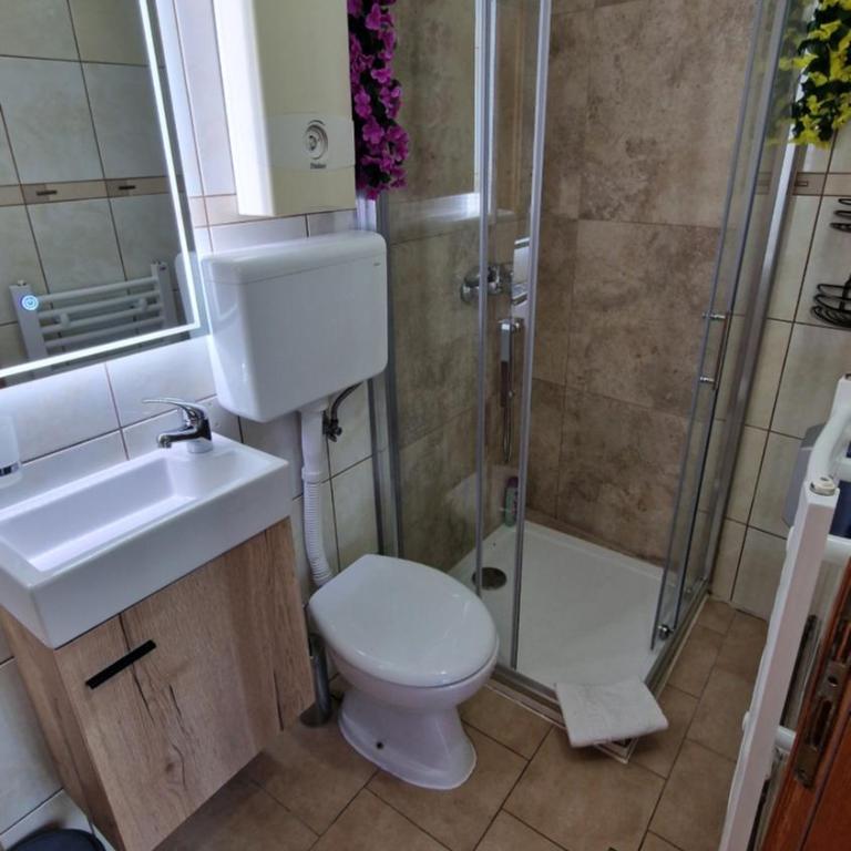 Pansion Oscar Summer Garden - Double Room with Balcony - 12