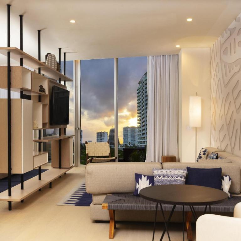 SLS Cancun - Superior King Room - 4