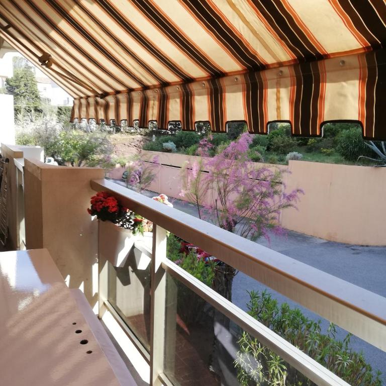 F2 piscine à St Raphaël - Two-Bedroom Apartment - 16