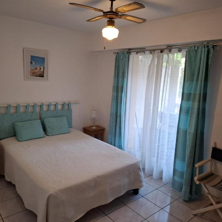 F2 piscine à St Raphaël - Two-Bedroom Apartment - 37