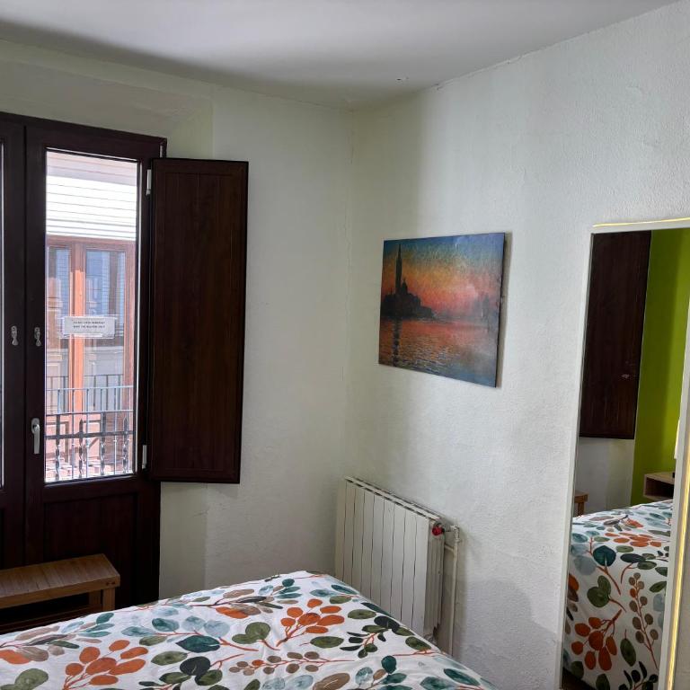 Oh! My Hostel - Double Room with Private Bathroom - 2