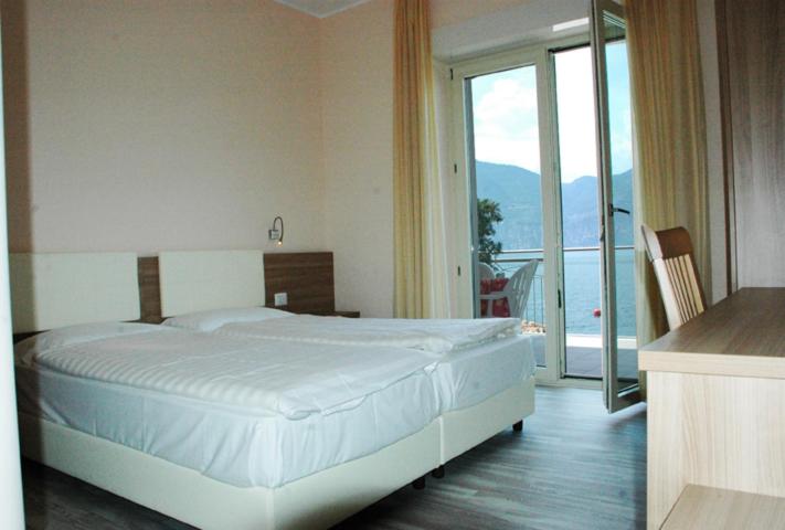 Hotel Garnì Vela d'oro - Camera Matrimoniale con Balcone - 5