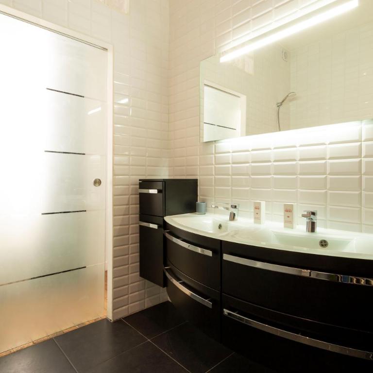 Arc de Triomphe - Home in City - AC & Parking - Casa de 5 dormitorios - 50