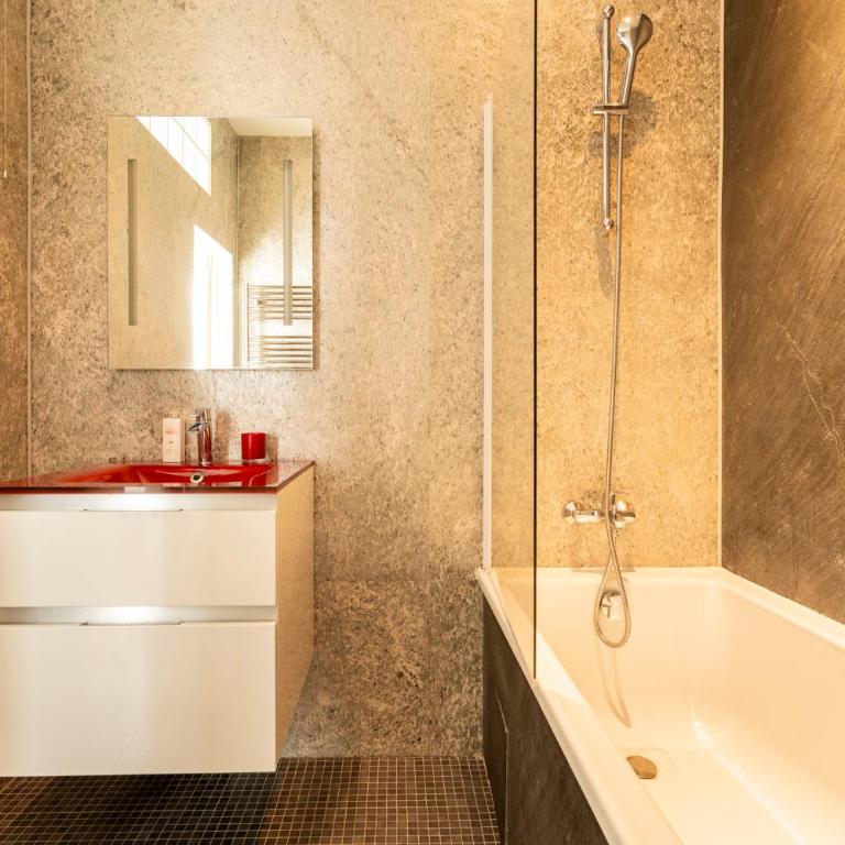 Arc de Triomphe - Home in City - AC & Parking - Casa de 5 dormitorios - 3