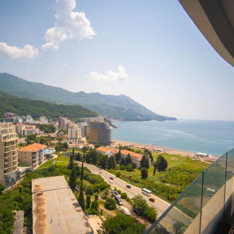 Skyline Premium Residences Becici - One-Bedroom Apartment with Sea View and Balcony - 9
