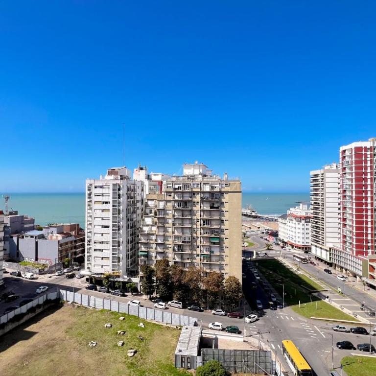 Depto Pato - Depto con vista al mar, pileta y gym en edificio Royal Park - Hola Sur - Apartamento de 2 dormitorios - 2