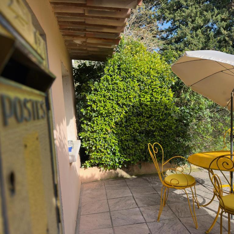 Mas la Provence - Habitación Triple con vistas al jardín - 3