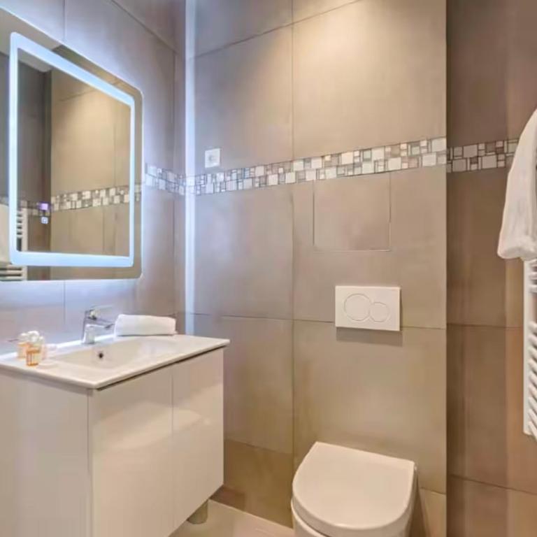 UrbanFlat 203 et 202 - 2 Studios pour 8 au centre de Paris - Apartment - 16