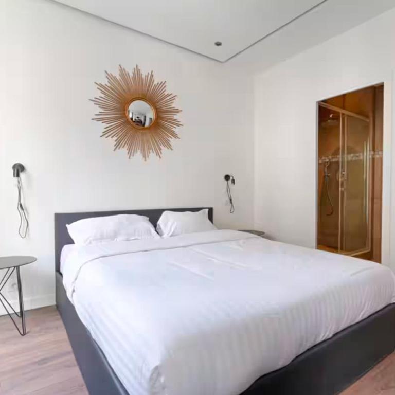 UrbanFlat 203 et 202 - 2 Studios pour 8 au centre de Paris - Apartment - 17