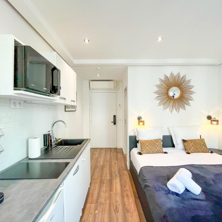 UrbanFlat 204 et 205 - 2 Studios pour 4 au centre de Paris - Appartement - 1