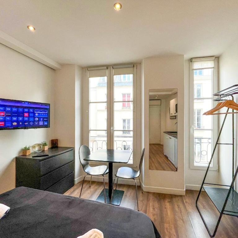 UrbanFlat 204 et 205 - 2 Studios pour 4 au centre de Paris - Appartement - 4