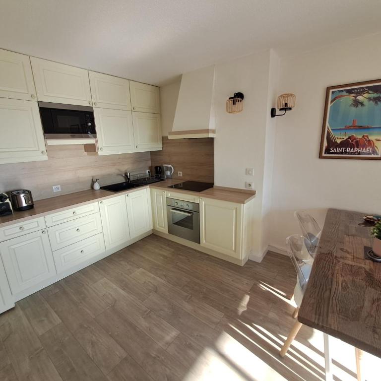Joli 43m2 , Vue mer , piscine , parking - Apartamento de 1 dormitorio - 18
