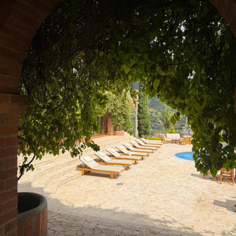 Hotel Boutique Villa Santillana - Suite con vistas a la piscina - 9