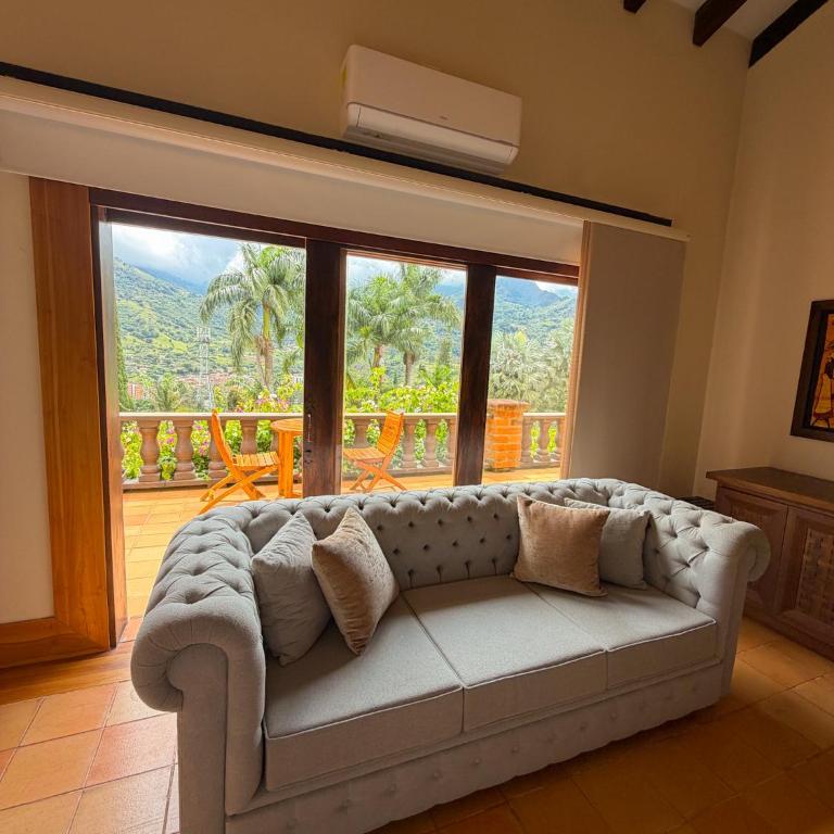 Hotel Boutique Villa Santillana - Suite con vistas a la piscina - 10