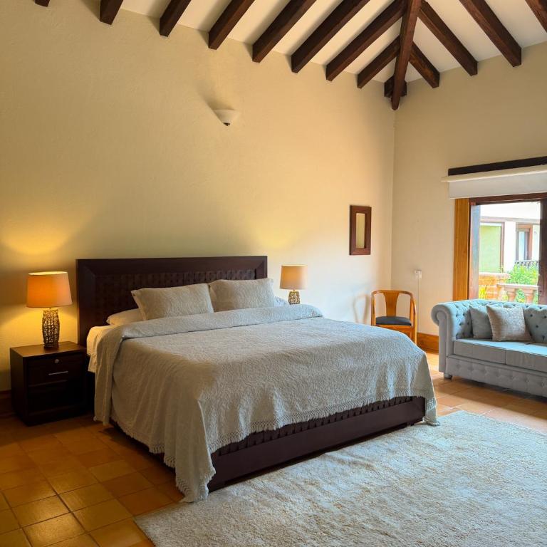 Hotel Boutique Villa Santillana - Suite con vistas a la piscina - 13
