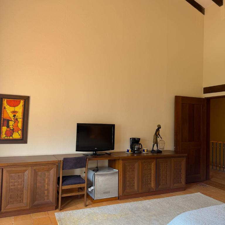 Hotel Boutique Villa Santillana - Suite con vistas a la piscina - 15