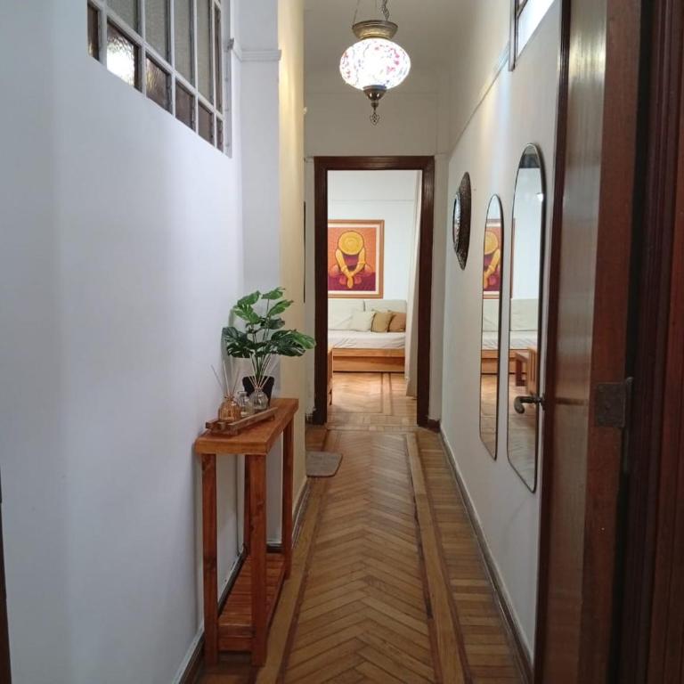 Departamento luminoso, de ambientes amplios, cerca de todo - Two-Bedroom Apartment - 3