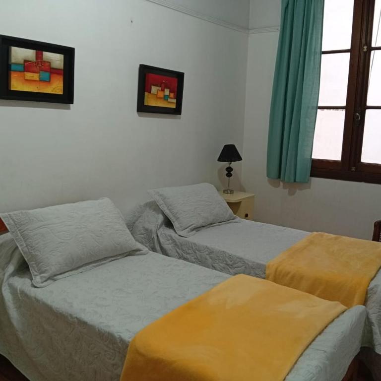 Departamento luminoso, de ambientes amplios, cerca de todo - Two-Bedroom Apartment - 9