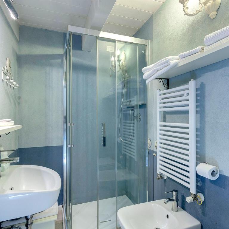 LM Suites Spagna - Camera Matrimoniale - 26