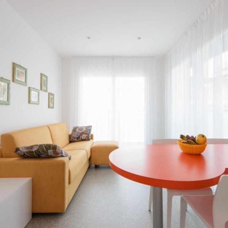 Vibrant accommodation in Lignano Sabbiadoro - Apartment - 2
