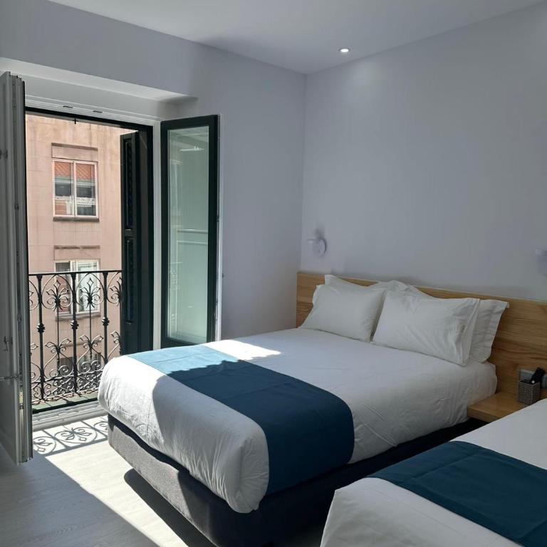 Hostal Palacio Leganitos - Triple Room with City View - 5
