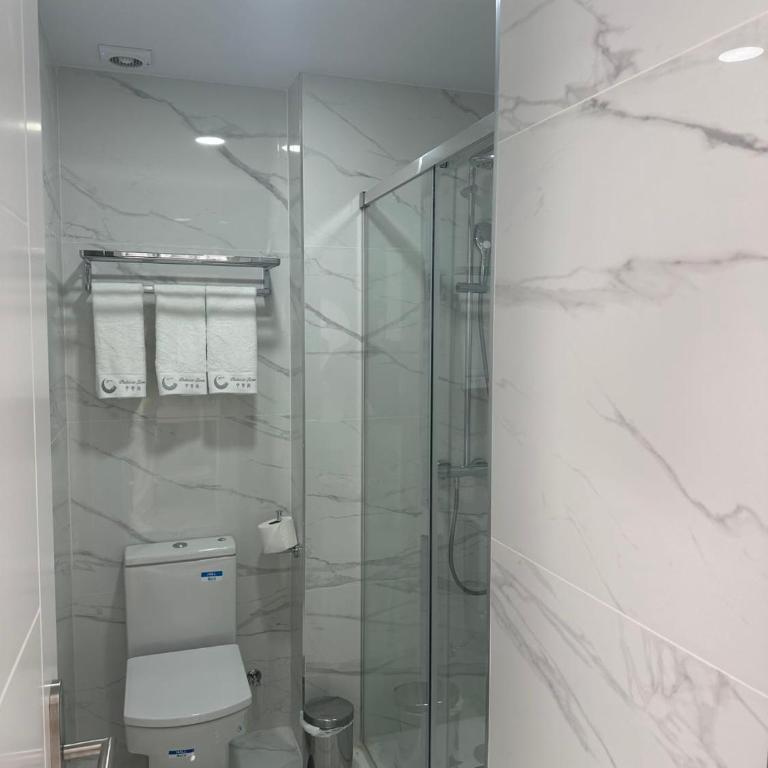 Hostal Palacio Leganitos - Triple Room with City View - 9