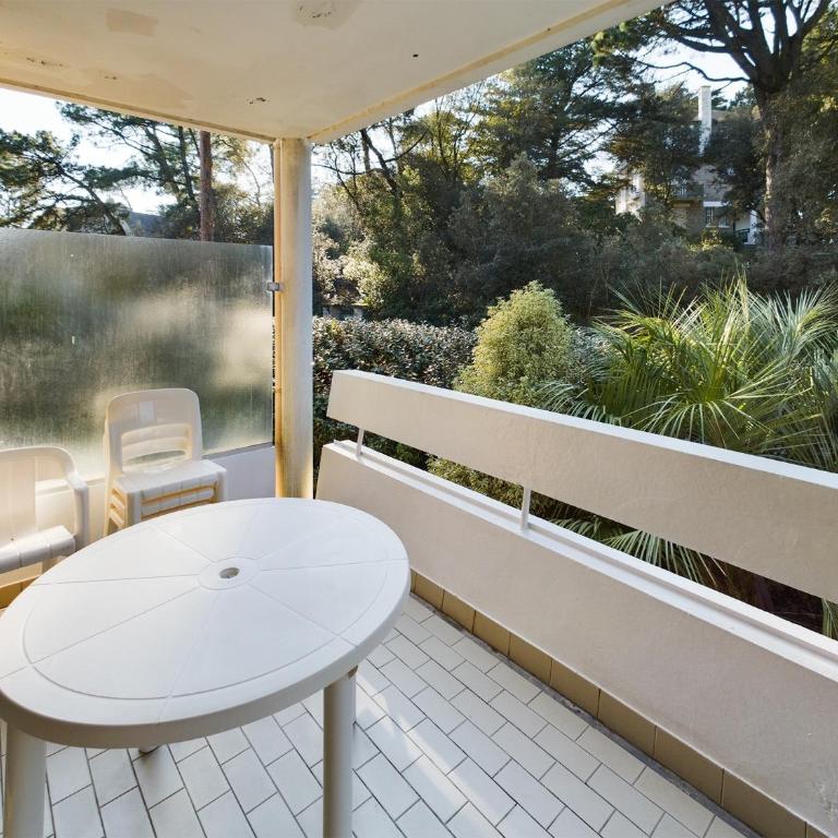 A 200 m de la plage studio 4 couchages, cabine séparée avec grande terrasse vu dégagée sur les pins - Studio with Terrace - 16