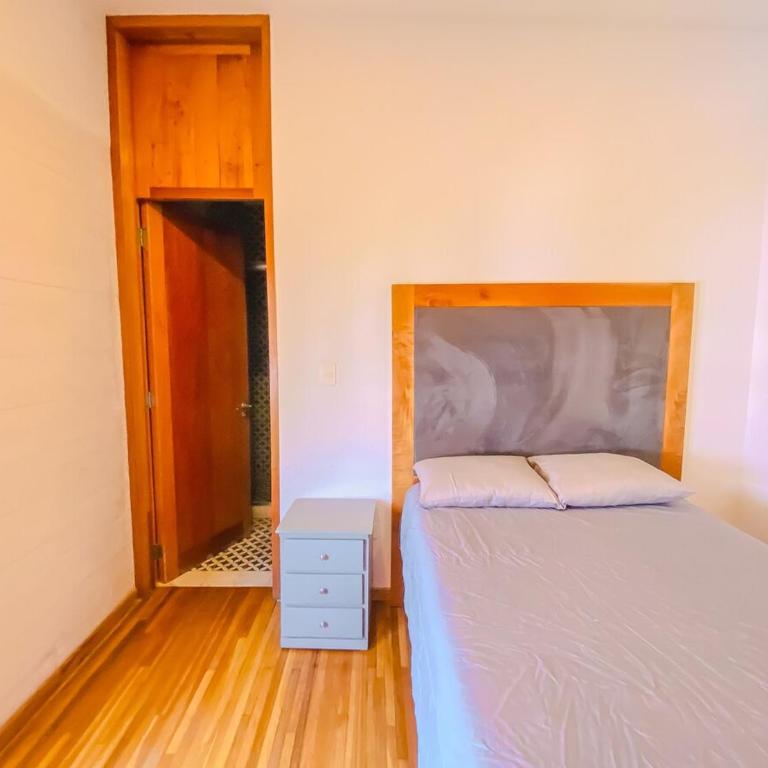 Spacious modern and centrally located - Apartamento de 2 dormitorios - 52