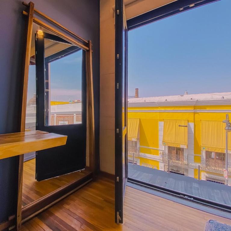 Spacious modern and centrally located - Apartamento de 2 dormitorios - 66
