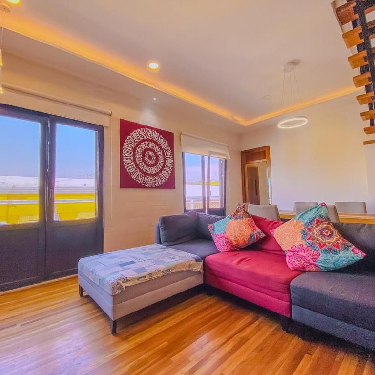 Spacious modern and centrally located - Apartamento de 2 dormitorios - 75