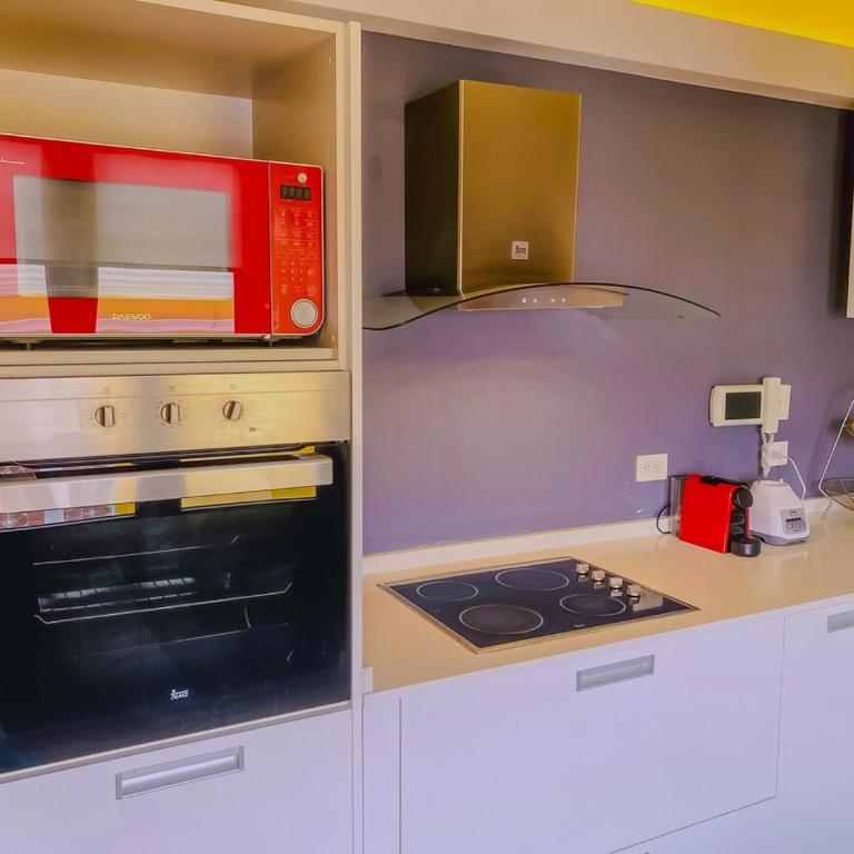 Spacious modern and centrally located - Apartamento de 2 dormitorios - 89
