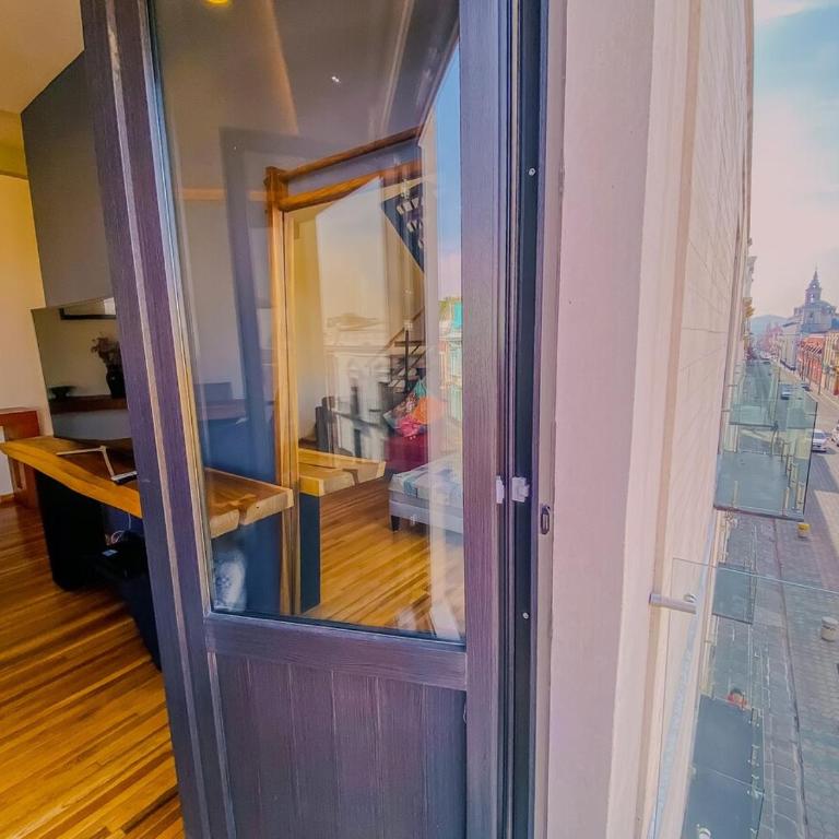 Spacious modern and centrally located - Apartamento de 2 dormitorios - 90