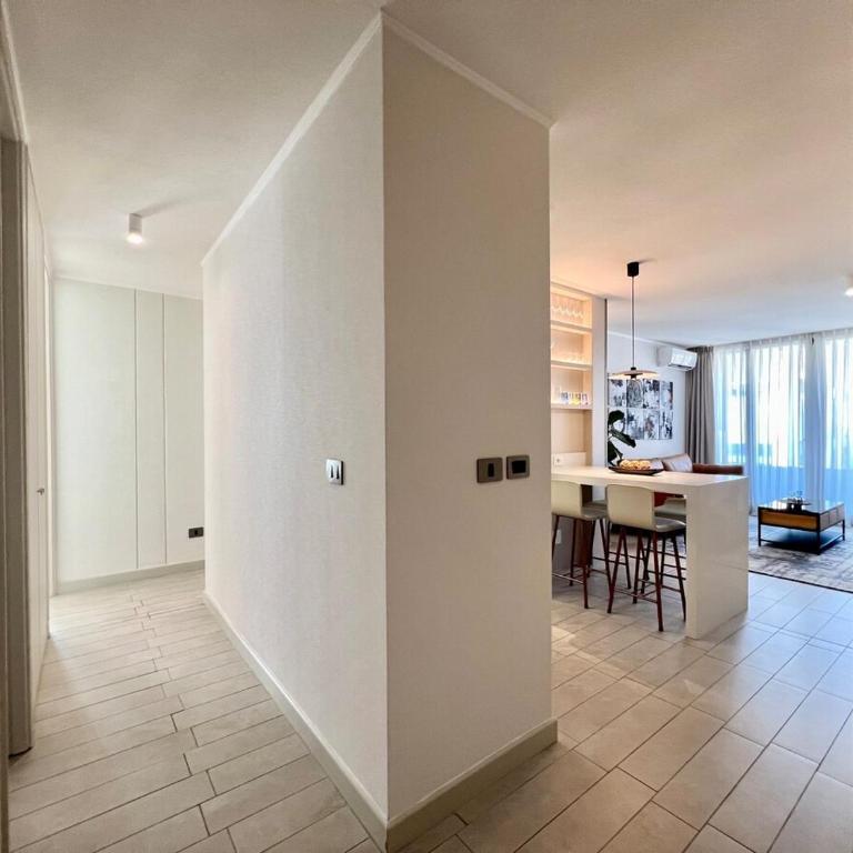Near financial district, Metro, AC, 3D2B - Three-Bedroom Apartment - 25