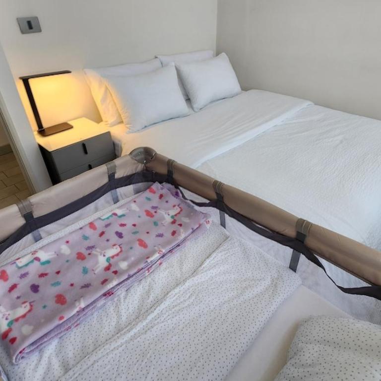 Near financial district, Metro, AC, 3D2B - Three-Bedroom Apartment - 51