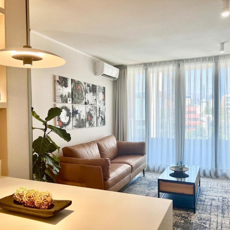 Near financial district, Metro, AC, 3D2B - Three-Bedroom Apartment - 54