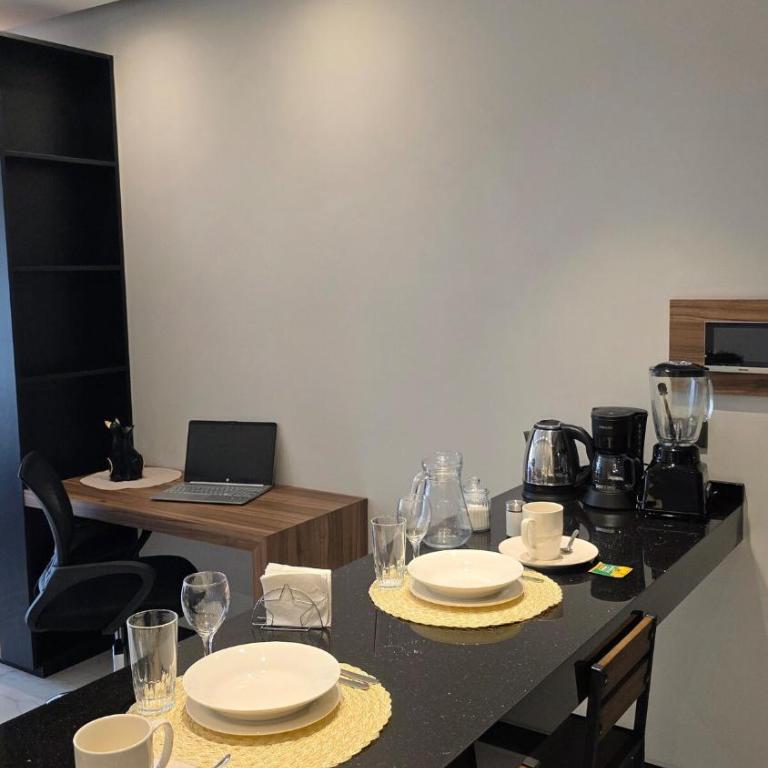 Balcon - Area de trabajo - Gym - Piscina - Sauna - One-Bedroom Apartment - 3