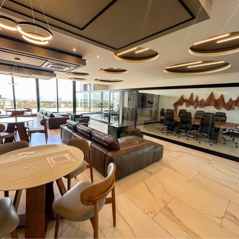 Balcon - Area de trabajo - Gym - Piscina - Sauna - One-Bedroom Apartment - 4