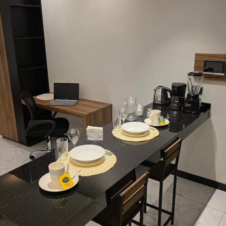 Balcon - Area de trabajo - Gym - Piscina - Sauna - One-Bedroom Apartment - 28