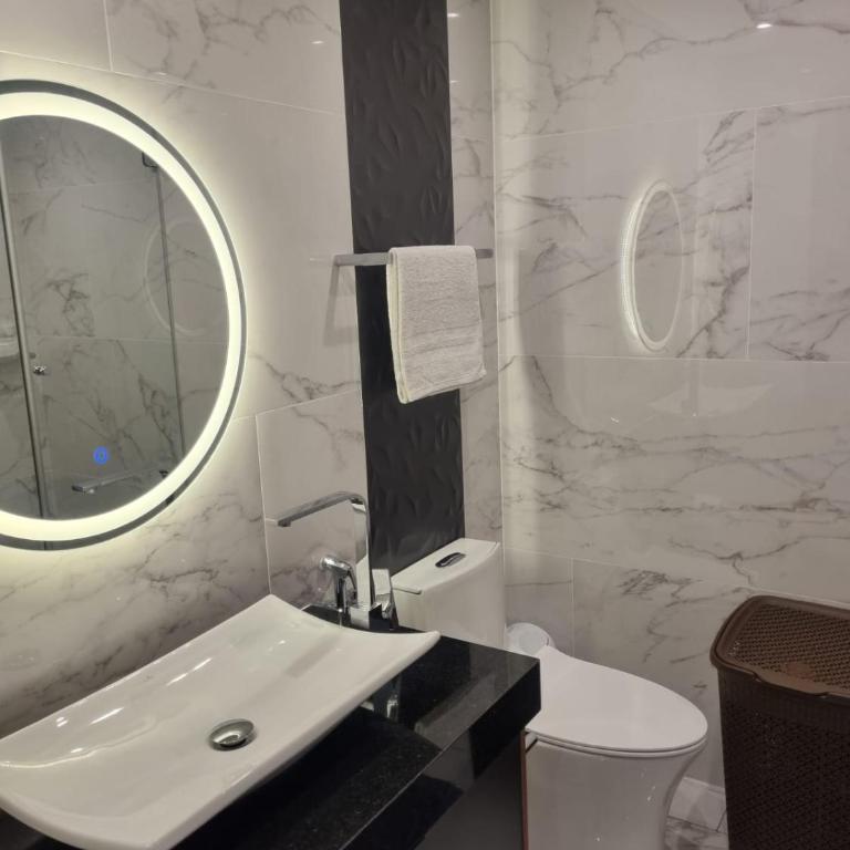 Balcon - Vista - Area de Trabajo - Piscina - Gym - One-Bedroom Apartment - 40