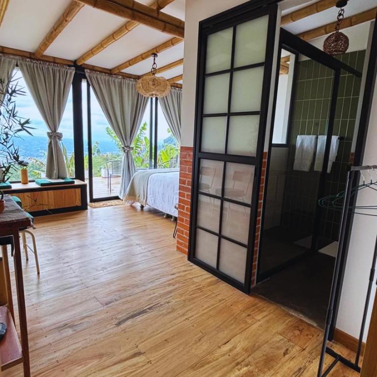 Casa Alta Colombia, ecolodge con vistas, Pereira - King Room with Mountain View - 2
