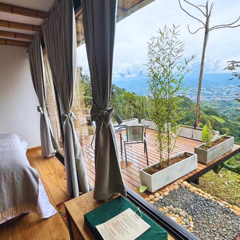 Casa Alta Colombia, ecolodge con vistas, Pereira - King Room with Mountain View - 4
