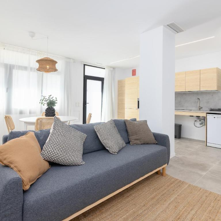 ApartUP Cabanyal Station A - Studio - Disability Access - 3