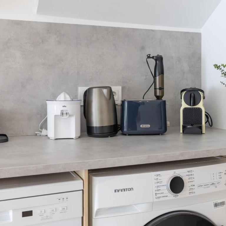 ApartUP Cabanyal Station A - Studio - Disability Access - 8