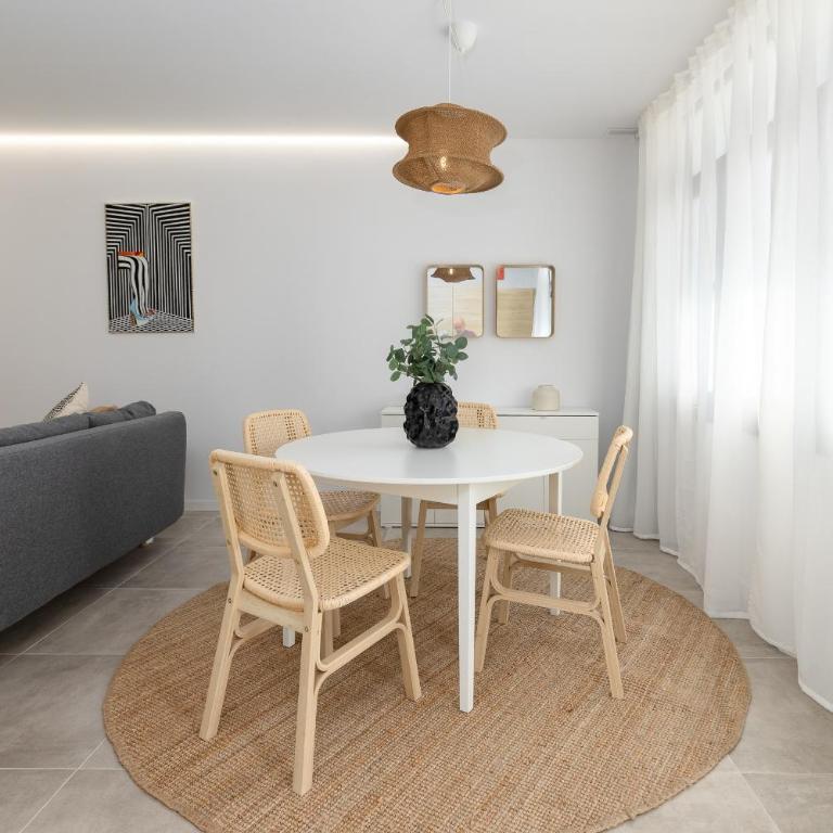 ApartUP Cabanyal Station A - Studio - Disability Access - 13