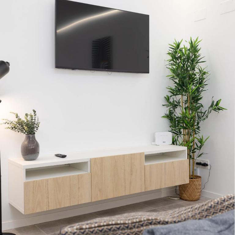 ApartUP Cabanyal Station A - Studio - Disability Access - 16