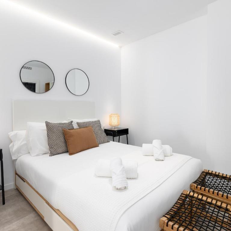 ApartUP Cabanyal Station A - Studio - Disability Access - 23