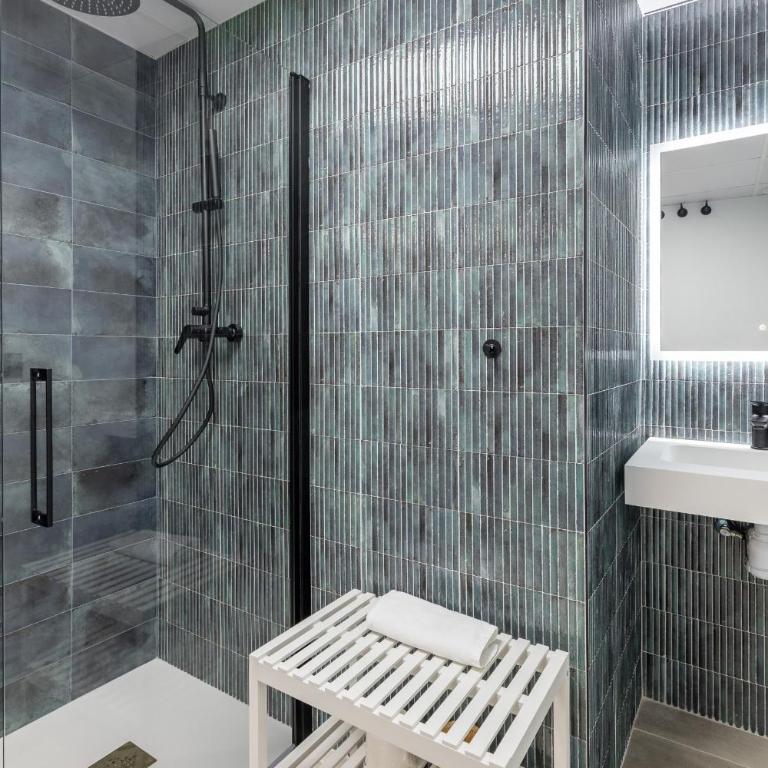 ApartUP Cabanyal Station A - Studio - Disability Access - 28