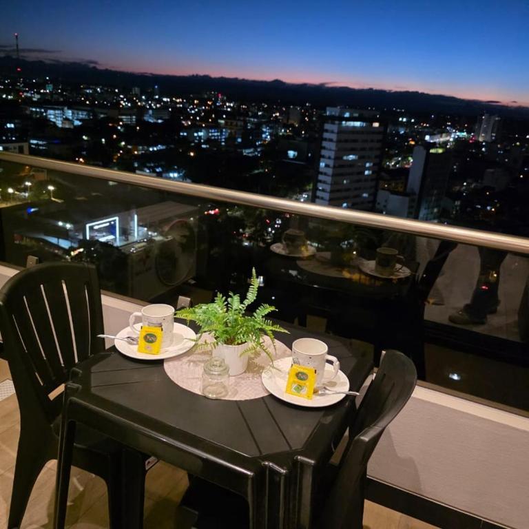 Balcon piso 17 - Escritorio - Piscina - Gym - One-Bedroom Apartment - 11