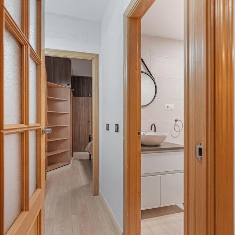 Málaga 2BR Apartment Near City Center with Patio - Apartamento de 2 dormitorios - 16